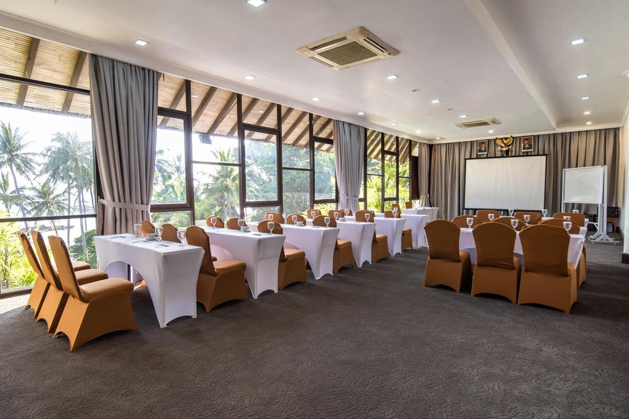 Turi Beach Resort Nongsa Extérieur photo