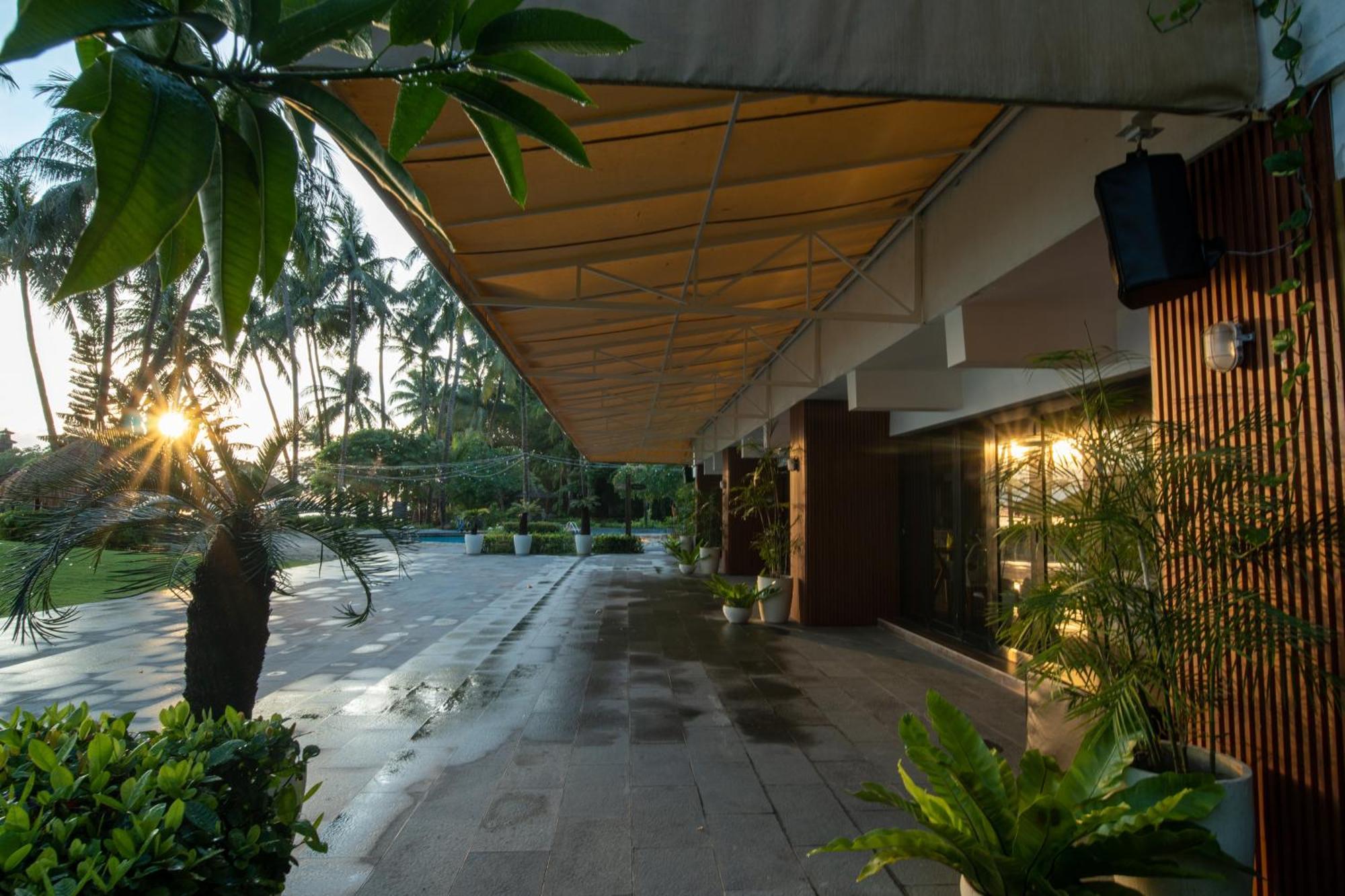Turi Beach Resort Nongsa Extérieur photo