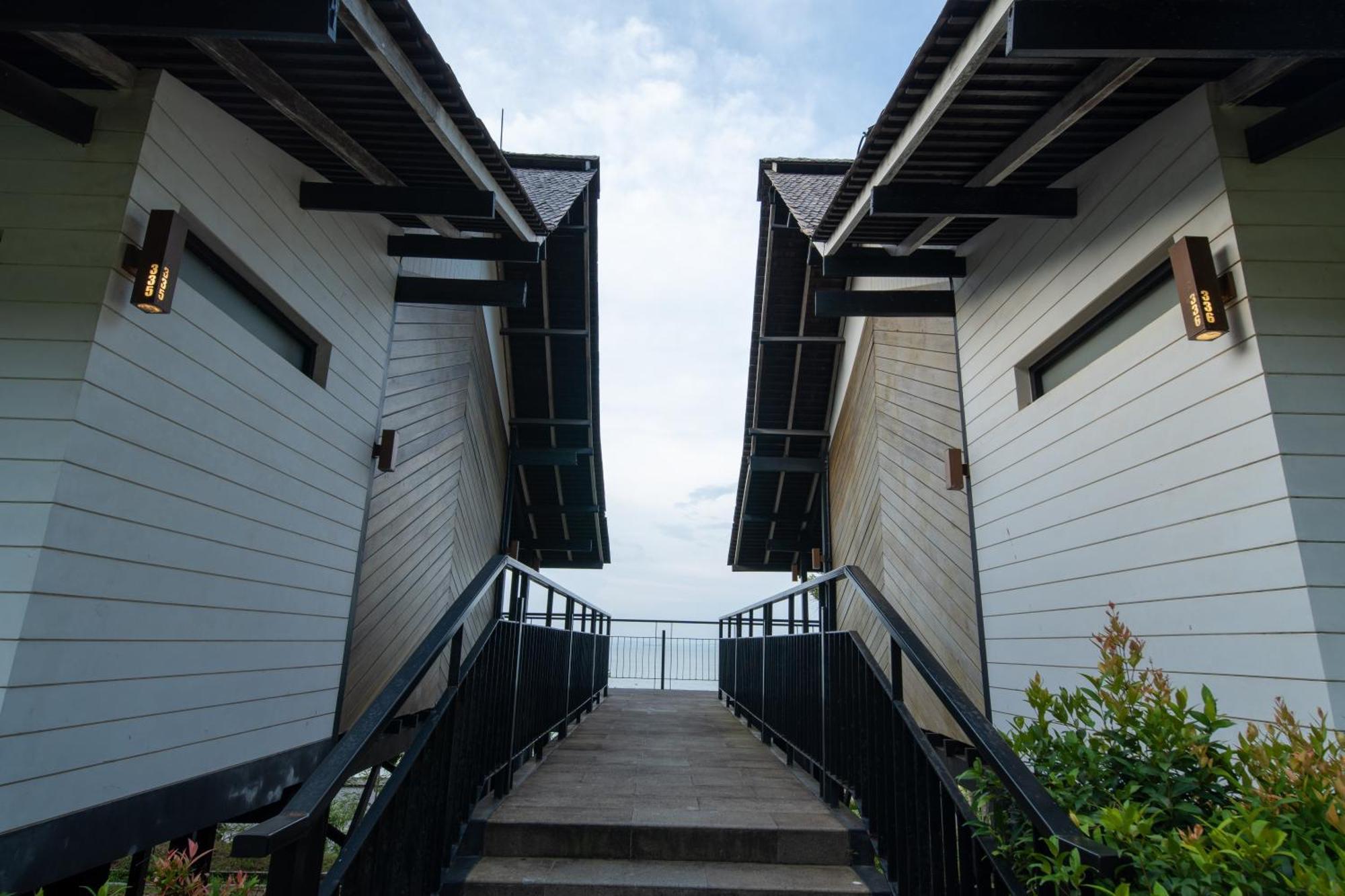 Turi Beach Resort Nongsa Extérieur photo